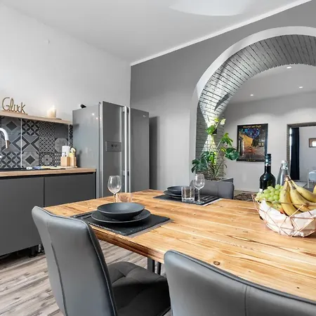 Ginius Homes - Industrial Penthouse * Düren - Eifel