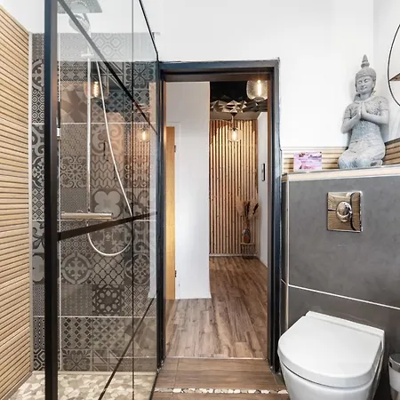 Apartment Ginius Homes - Industrial Penthouse